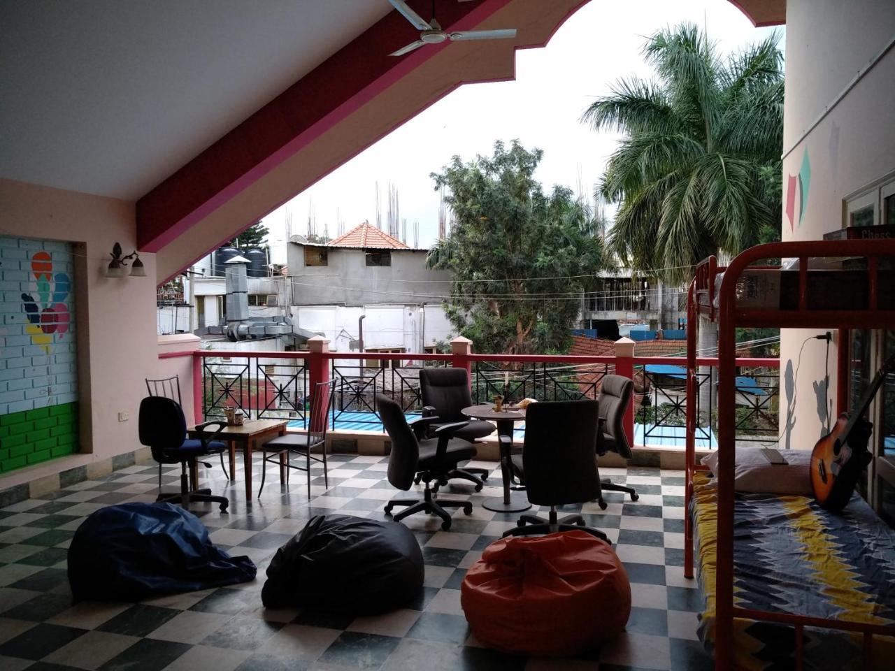 Hackerpacker Backpackers Hostel บังกาลอร์ ภายนอก รูปภาพ