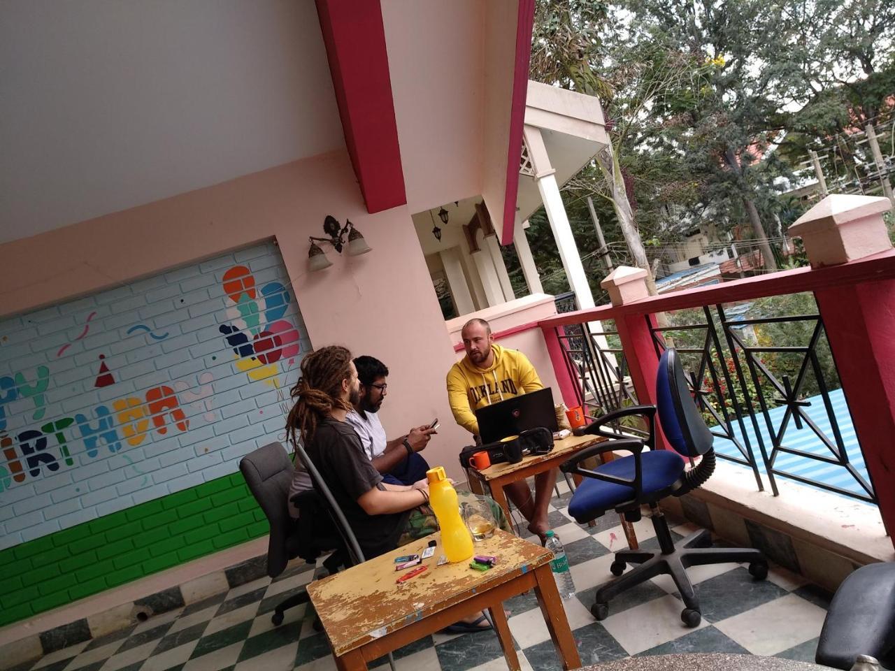 Hackerpacker Backpackers Hostel บังกาลอร์ ภายนอก รูปภาพ