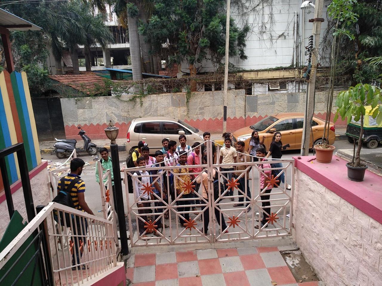 Hackerpacker Backpackers Hostel บังกาลอร์ ภายนอก รูปภาพ